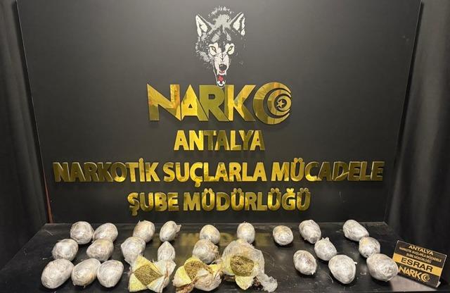Antalya’da son 1 haftada uyuşturucu suçundan 19 kişi tutuklandı 1