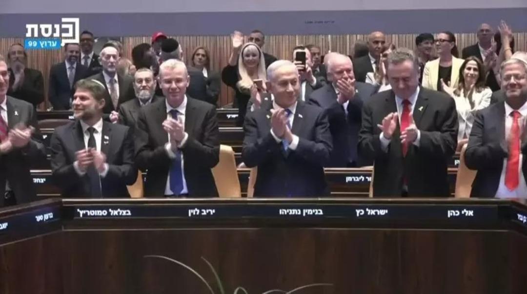 ABD Başkanı Trump İsrail de: Konuşma öncesi 2,5 dakika ayakta alkışlandı! 1