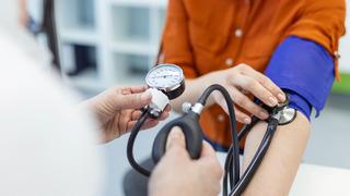 Uzman kardiyologdan tansiyonu dengelemek için her gün yapılacak 5 altın öneri! Tansiyon hastaları dikkat: “Kalbe benzin dökmek gibidir”