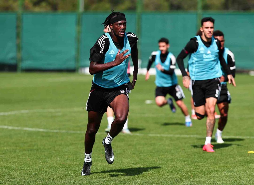 Beşiktaş’ta Gençlerbirliği maçı hazırlıkları devam etti 1