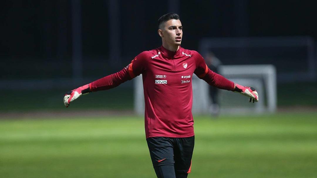 Kamptan ayrılması olay olmuştu, milli takımda Berke Özer krizi büyüyor! Men edilebilir... 1