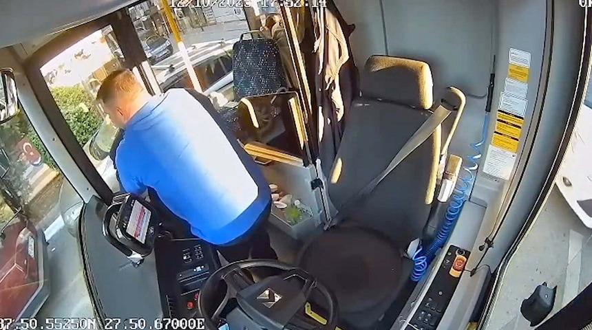 Otobüs şoförü aracı durdurup yardıma koştu! Emekli öğretmeni böyle kurtardı