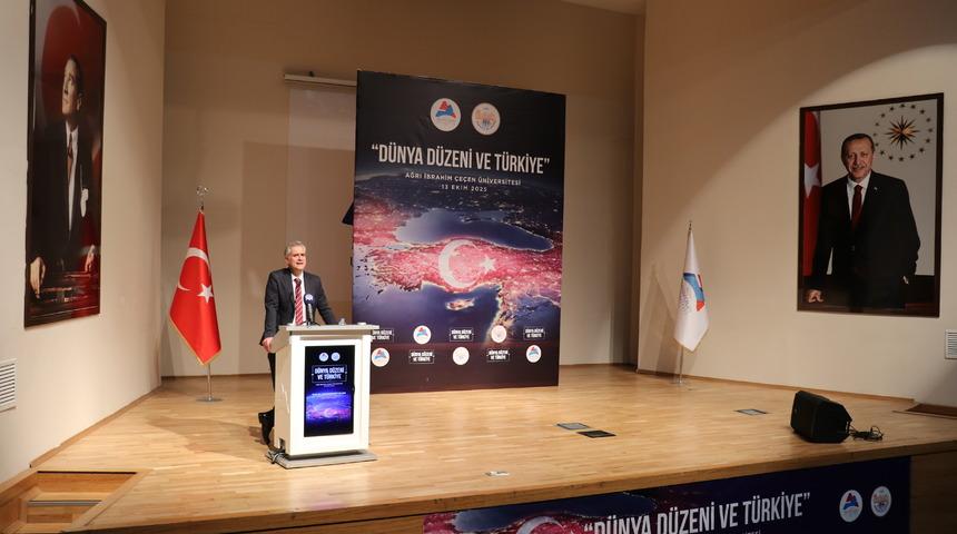 AK Parti Genel Başkan Yardımcısı Yalçın, Ağrı'da üniversite öğrencileriyle buluştu