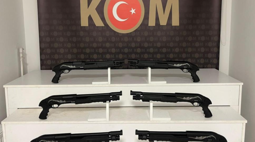 Kocaeli'de kaçak silah operasyonunda 6 pompalı tüfek ele geçirildi