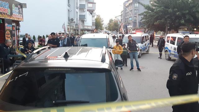 Trafikte yol verme kavgasında tabancayla vuruldu: 1 yaralı