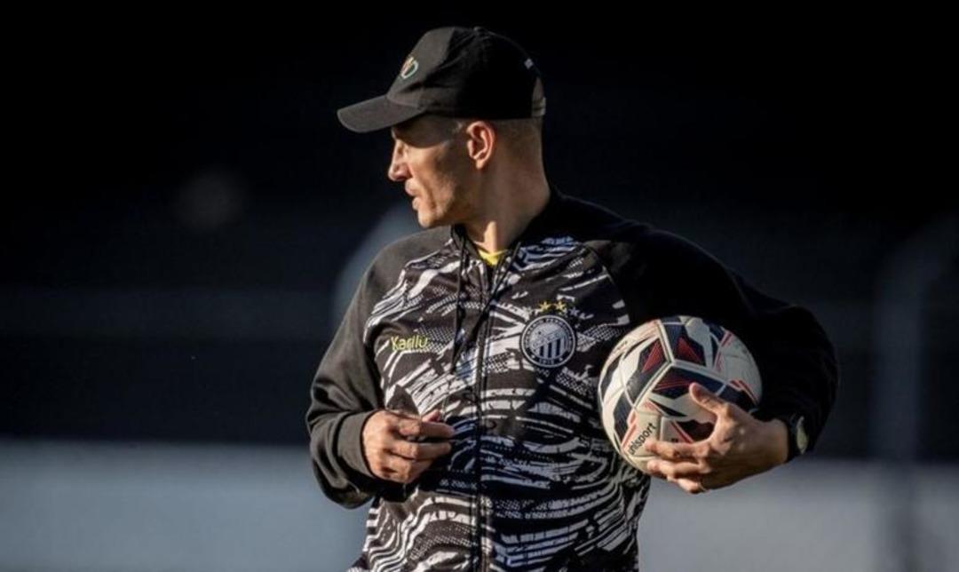 Fenerbahçe nin efsane ismi Alex De Souza Brezilya Serie B de penaltı atışını kaçıran oyuncusuna ateş püskürdü! Sinir küpüne döndü... 1