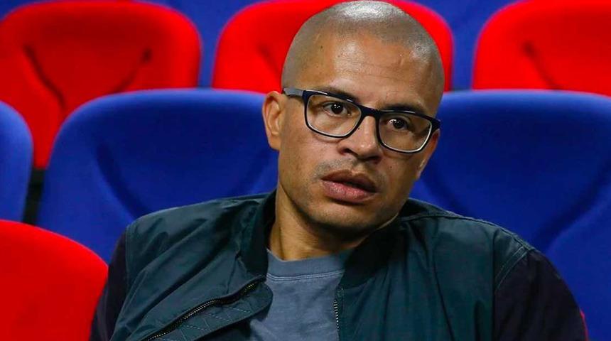 Fenerbahçe'nin efsane ismi Alex De Souza Brezilya Serie B'de penaltı atışını kaçıran oyuncusuna ateş püskürdü! Sinir küpüne döndü...