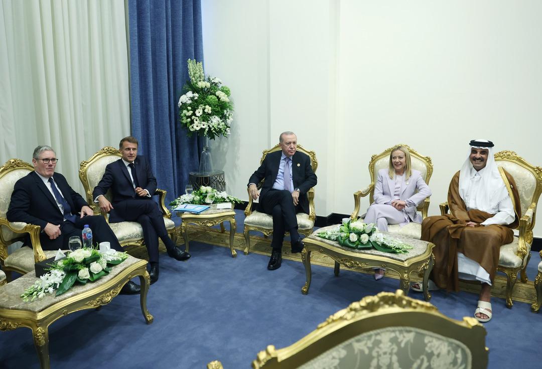 Cumhurbaşkanı Erdoğan ın şakalaştığı Meloni’nin yanıtı hiç beklenmedik! Samimi diyaloğun perde arkası ortaya çıktı: Macron detayı 2