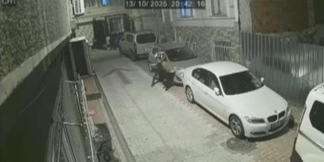 Kadını yerde sürükledikçe sürükledi! İstanbul da sokak ortasında infial uyandıran anlar: Korkunç şiddet saniye saniye kamerada 1