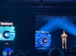 Heyecan yaratan 5G teknolojisi! Türk Telekom bir ilki gerçekleştirdi: 5G hologram ile canlı basın toplantısı