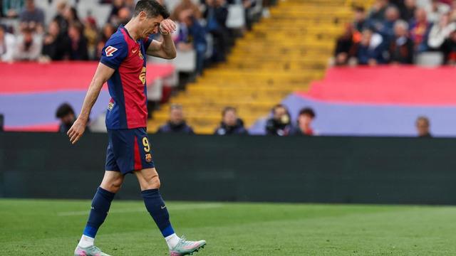 Barcelona'ya yıldız oyuncudan kötü haber! Polonyalı golcü Lewandowski'nin sol uyluk kasında yırtık tespit edildi...