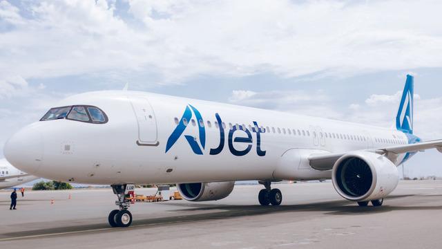 AJet’in 2 yeni Boeing 737-8 MAX uçağı İstanbul’a geldi