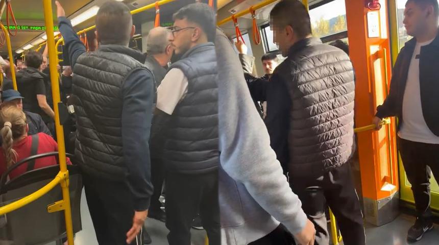 Bursa'da alkollü olduğu iddia edilen kişi metroyu birbirine kattı! Ettiği küfrü duyanlar çileden çıktı