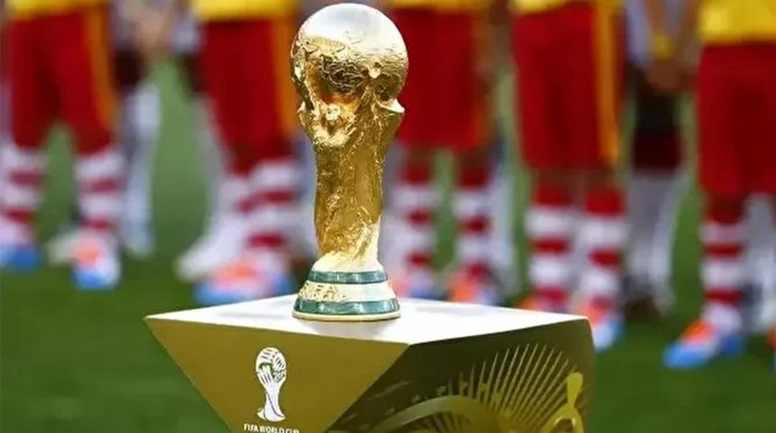 Dünya Kupası yolunda bir tarih yazılıyor! 155 bin nüfuslu bir ada Fenerbahçe'nin eski hocası Dick Advocaat ile zafere koşuyor...