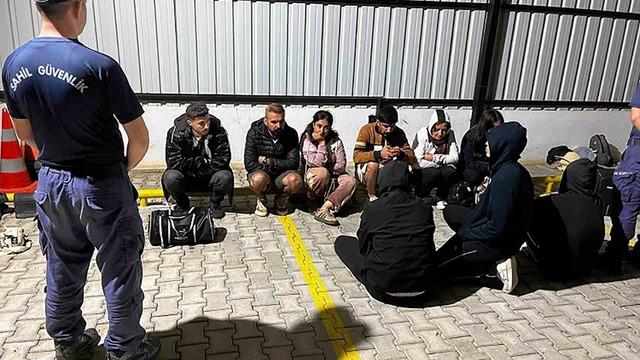 Fethiye’de 3’ü çocuk 20 düzensiz göçmen yakalandı