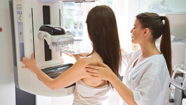 Her 8 kadından 1’i risk altında! Meme kanseri hakkında bilinmesi gerekenler...