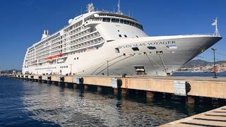 Seven Seas Voyager kruvaziyeri Bodrum Limanı'na demirledi