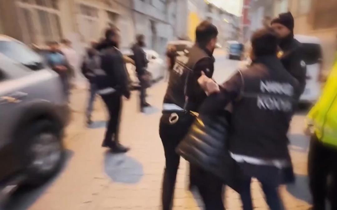 Bakan Yerlikaya açıkladı: Konya merkezli 12 ilde düzenlenen operasyonda 421 zanlı gözaltına alındı 8