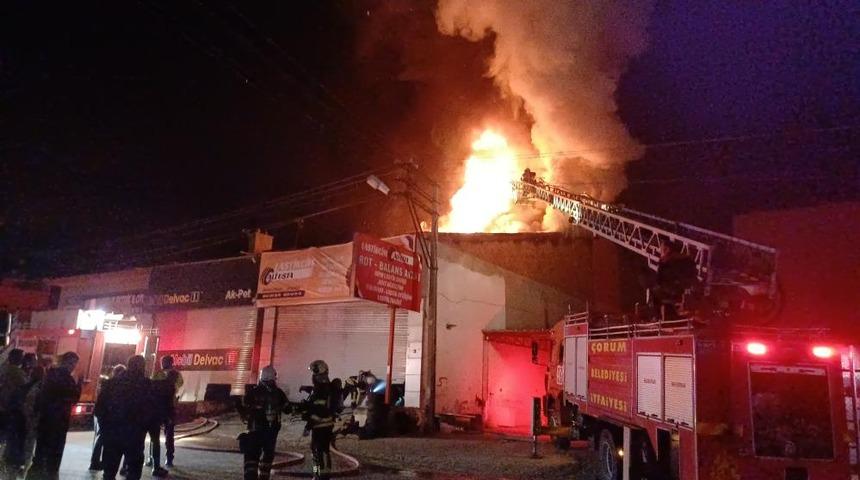 Çorum’da lastik tamirhanesinde yangınına itfaiye müdahale etti