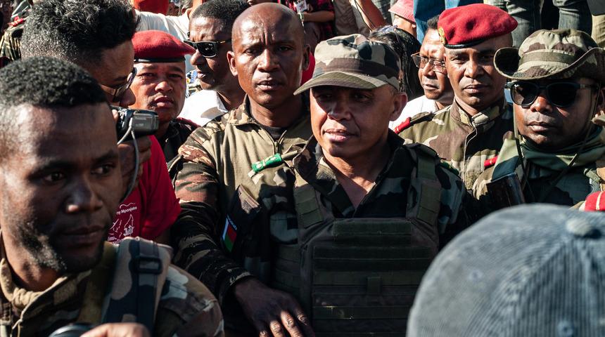 Madagaskar'da ordu yönetime el koydu! Devlet kurumlarının faaliyetleri askıya alındı