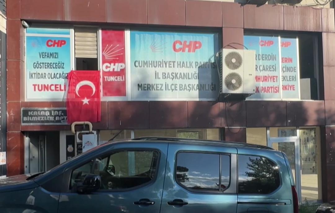 CHP Tunceli de kriz! İl yönetimi kendilerini partiye kilitleyip, nöbet başlattı: "Binadan çıkmıyoruz" 1