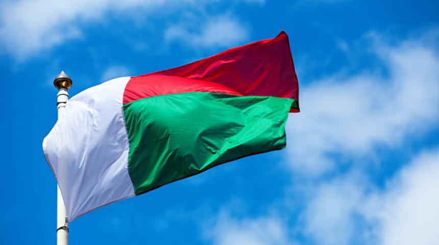 Madagaskar'da ordu yönetime el koydu