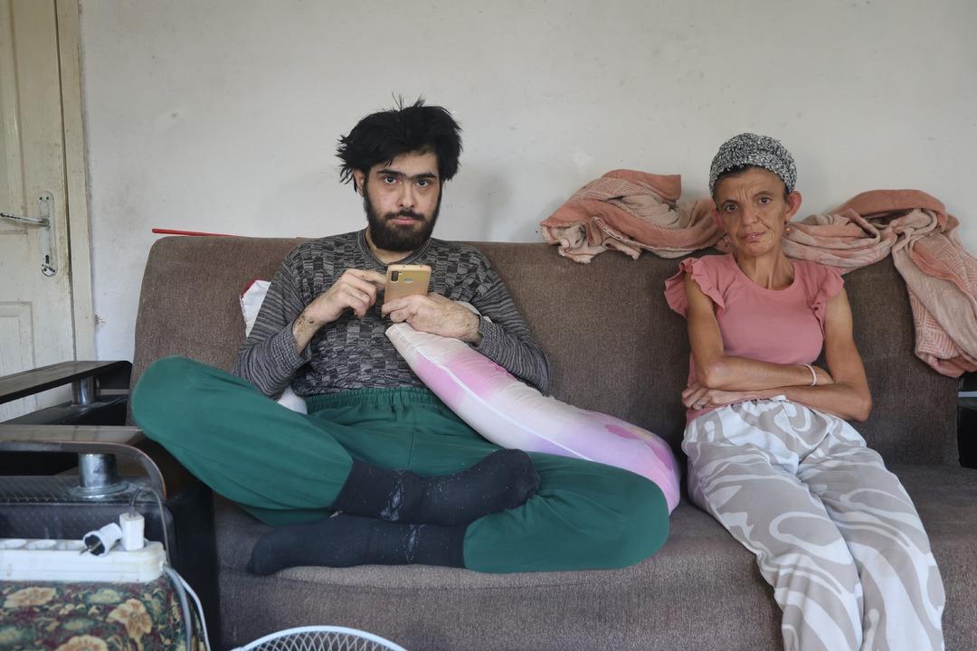 Okul birincisiydi telefona bağımlı hale geldi! 3 yıldır evden çıkmıyor: Duş almıyor, tırnaklarını kesmiyor 1