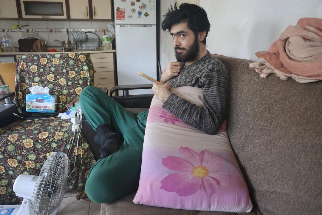 Okul birincisiydi telefona bağımlı hale geldi! 3 yıldır evden çıkmıyor: Duş almıyor, tırnaklarını kesmiyor 7