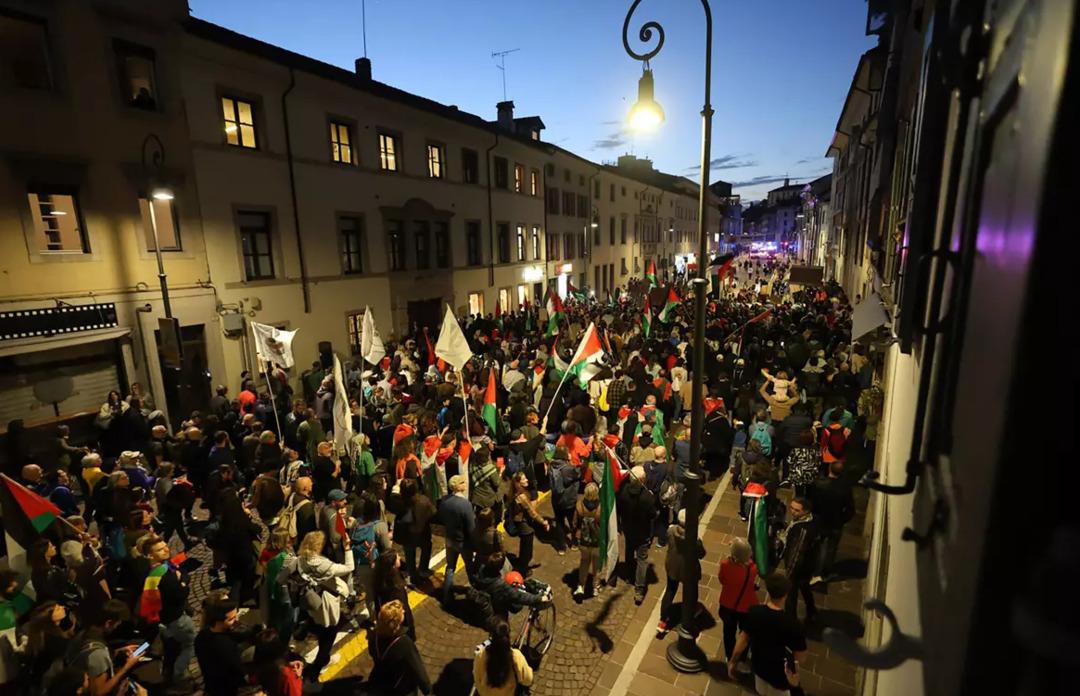 Dünya Kupası elemelerinde ortalık fena karıştı! Maç öncesi protestoların, otelde Mossad ajanlarının ve stadyumda keskin nişancıların olduğu maç 3