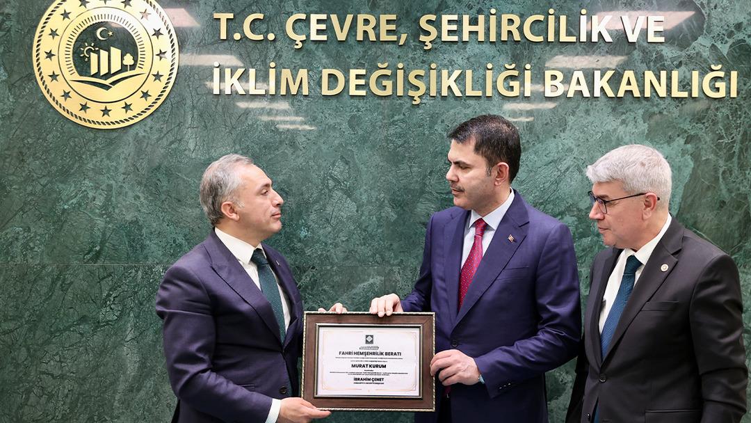 Bakan Kurum, Osmaniye nin de fahri hemşerisi oldu! "Bu beratı tüm depremzede kardeşlerimiz adına alıyorum" 2