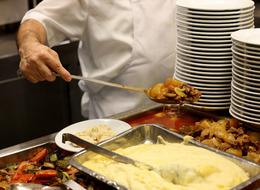 Vedat Milor'un da tavsiye listesindeydi! 2009'da 'en iyisi' seçilmişti... 58 yıllık Tarihi Şahin Lokantası resmen iflas etti