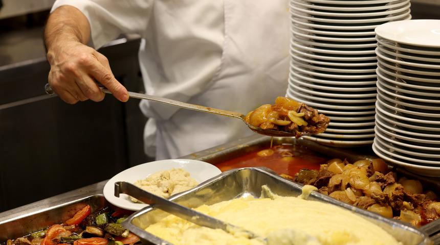 Vedat Milor'un da tavsiye listesindeydi! 2009'da 'en iyisi' seçilmişti... 58 yıllık Tarihi Şahin Lokantası resmen iflas etti