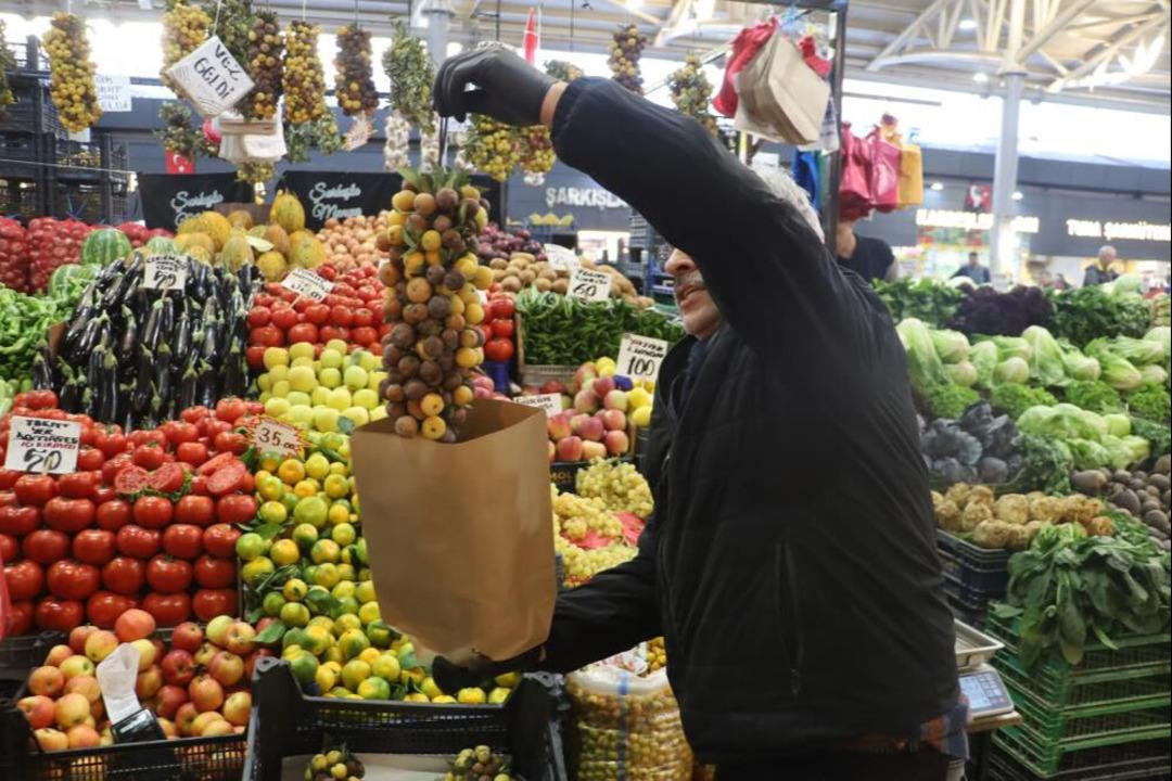 İki yılda bir yetişen bu meyve çürüyünce yeniyor 3