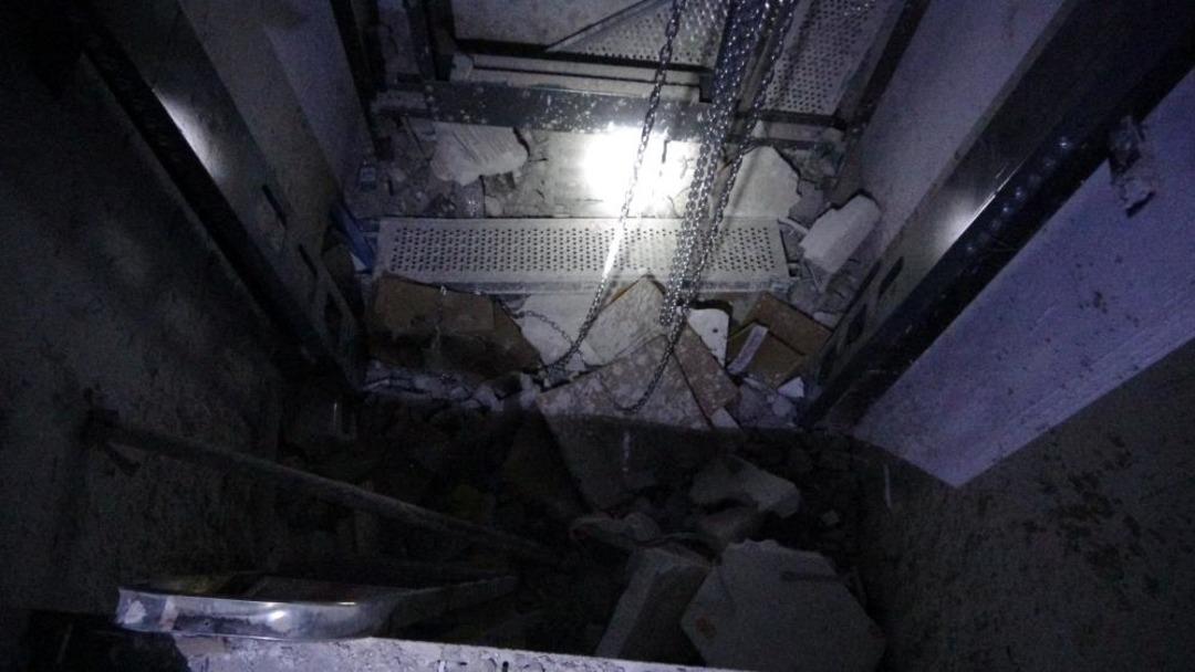 Asansör montajı sırasında 3 metreden düşen işçi ağır yaralandı 1