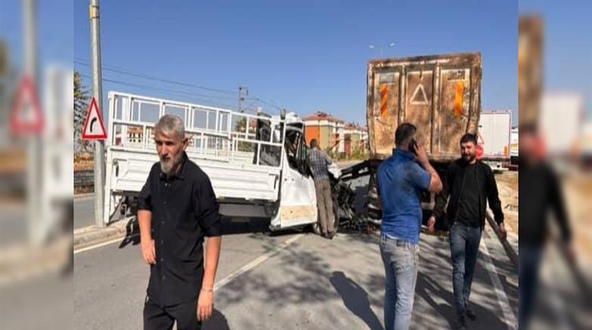 Malatya'da hafriyat kamyonu ile kamyonet çarpıştı: 1 ölü