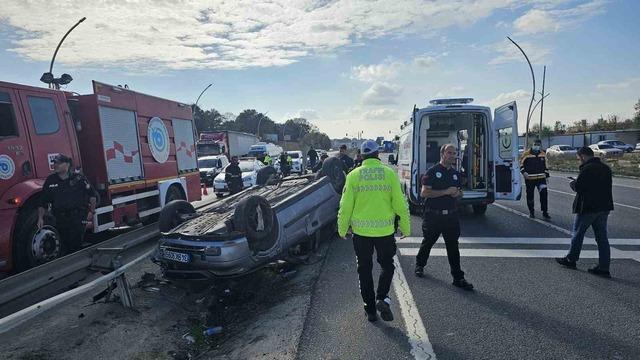 Kontrolden çıkan otomobil takla attı 3