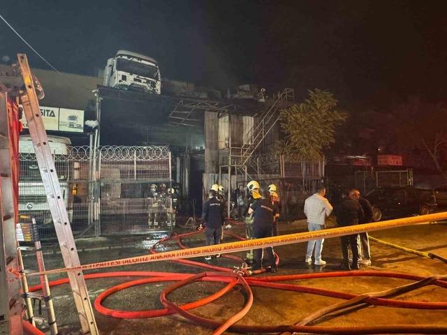 Ankara’da oto tamir dükkanında yangın paniği 2