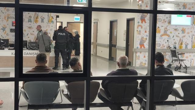 Kütahya da gıda zehirlenmesi şüphesiyle hastaneye başvuran 17 öğrenci taburcu edildi 1