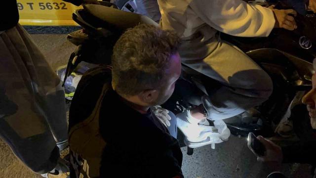 Kaza sonrası genç sürücünün ayağı motosikletin pedal demirine sıkıştı 4