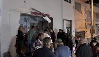 İzmir'de freni boşalan kamyonun eve çarpma anı güvenlik kamerasında