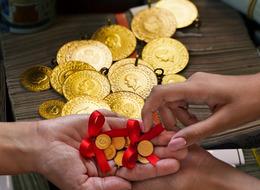 Altında yeni rekor! Gram altın 5700 TL'yi aştı, 6000 TL'ye koşuyor... 16 Ekim 2025 çeyrek, yarım, ata altın kaç TL?