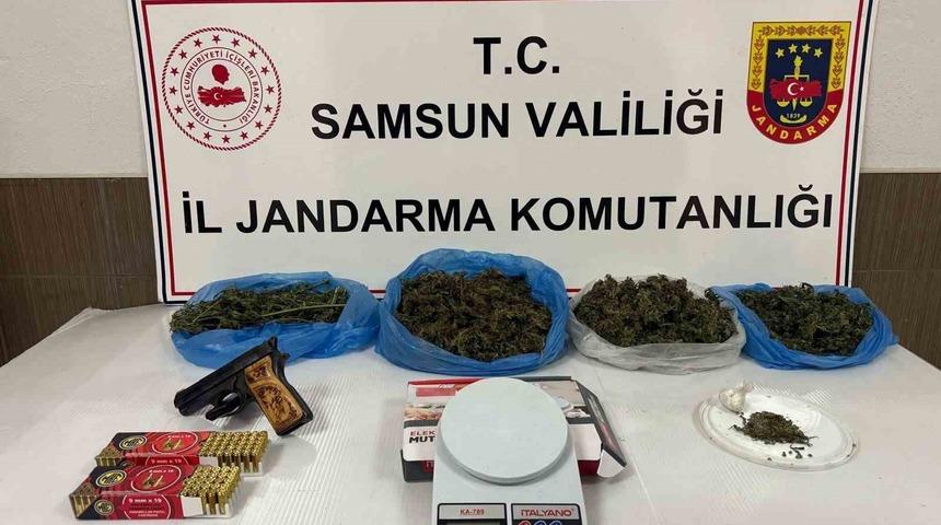 Samsun&rsquo;da uyuşturucu ve ka&ccedil;ak silah operasyonları: 3 g&ouml;zaltı