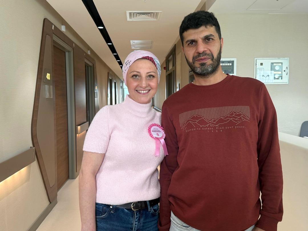 Duşta fark etti hayatı kurtuldu: 3 ayda meme kanserini yendi  2