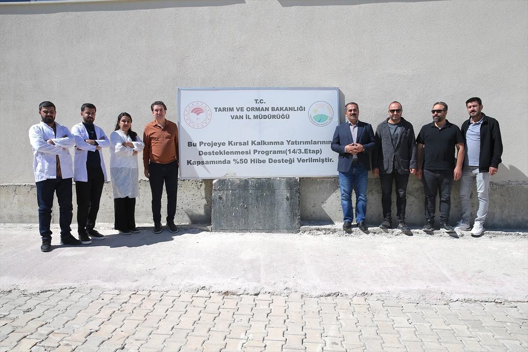  Talep çok fazla  Tesis kurdu, işi büyüttü! 20 çalışanı var  Örneği yok, ihtiyacı gördüm  7