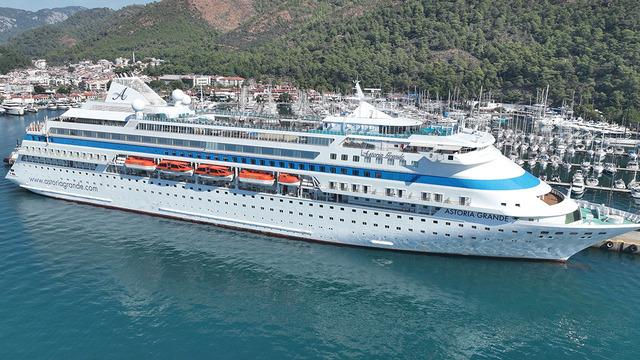 Astoria Grande kruvaziyeri Marmaris'e 868 turist getirdi!