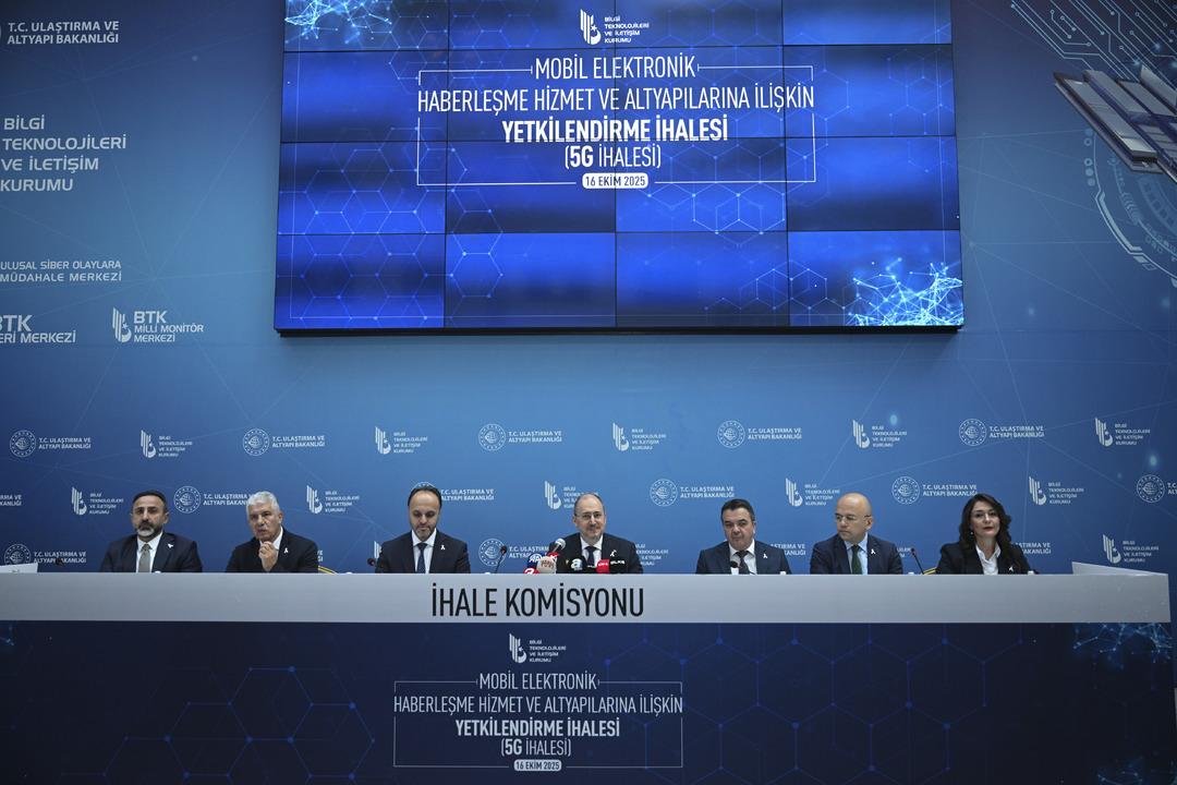 Bakan Uraloğlu paylaştı!  Türkiye yi iletişimde daha da ileriye taşıyacak  5G ihalesinde tekliflerin toplam tutarı 3 milyar 534 milyon dolar 3