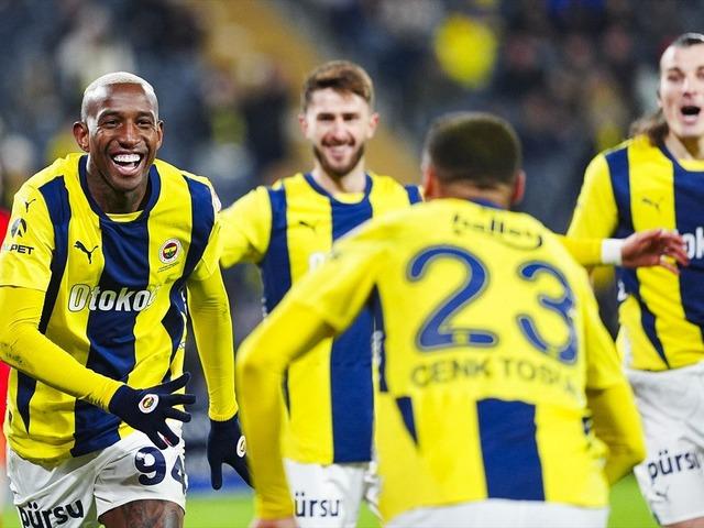Büyük umutlarla gelmişti! Fenerbahçe'de ayrıldı... Yıldız isim gönderiliyor