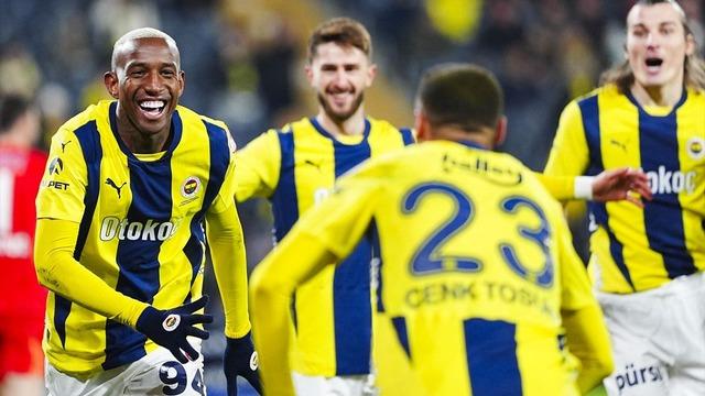 Büyük umutlarla gelmişti! Fenerbahçe'de ayrıldı... Yıldız isim gönderiliyor