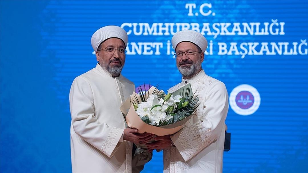 Görevi devralırken Ali Erbaş ın elini öpmüştü! Diyanet İşleri Başkanı Aparguş hakkında gündem yaratacak iddia: "Onun yaptıklarını yapmasam yeter" 1