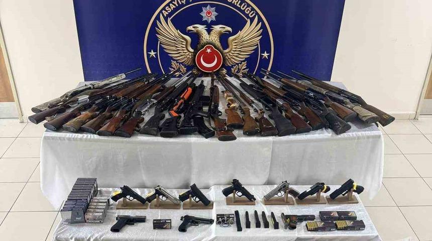 Düzce’de sosyal medya üzerinden silah teşhiri yapan şahıslara yönelik operasyon: 24 gözaltı